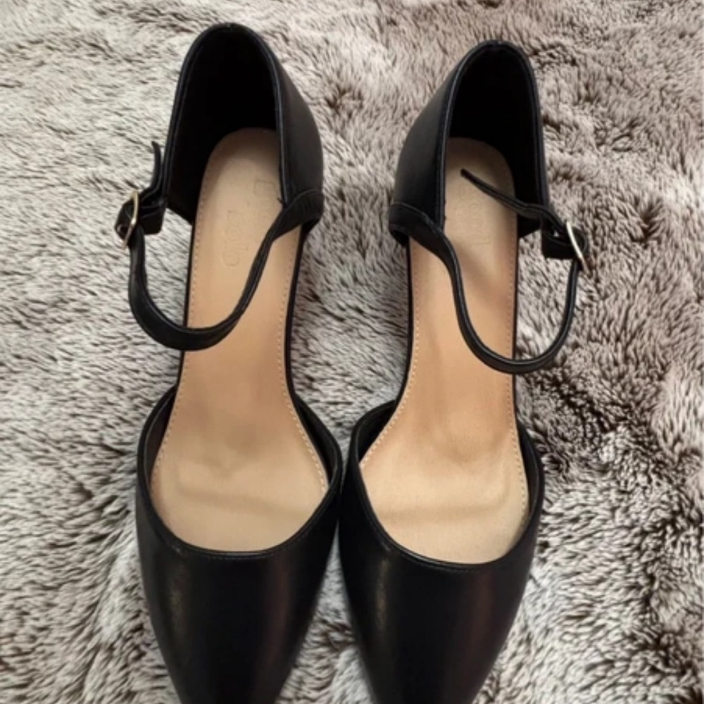 Source Unknown Black Ankle Strap Slippers